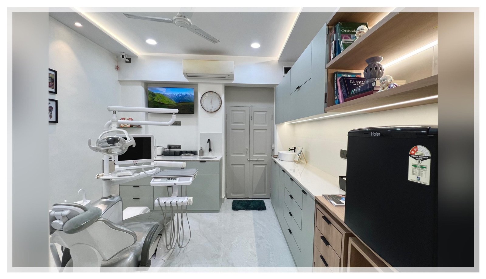 Advanced Dental Operatory with Scenic Monitor